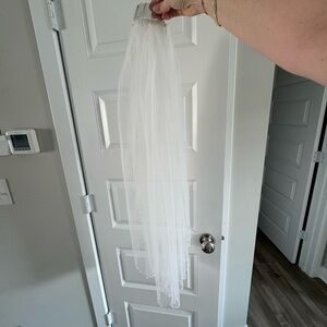 Fingertip Beaded Edge Veil